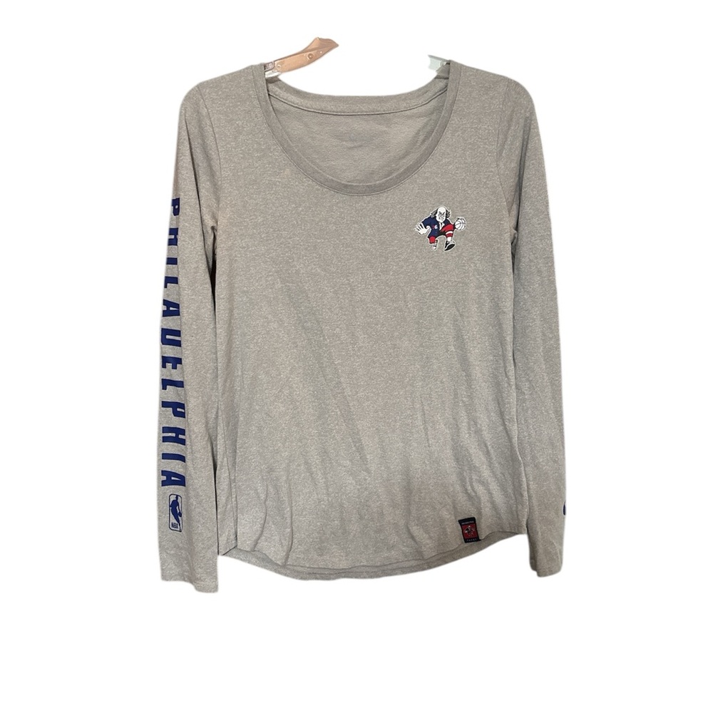 Gray Long Sleeve Philadelphia Sixers Graphic Tee - Small